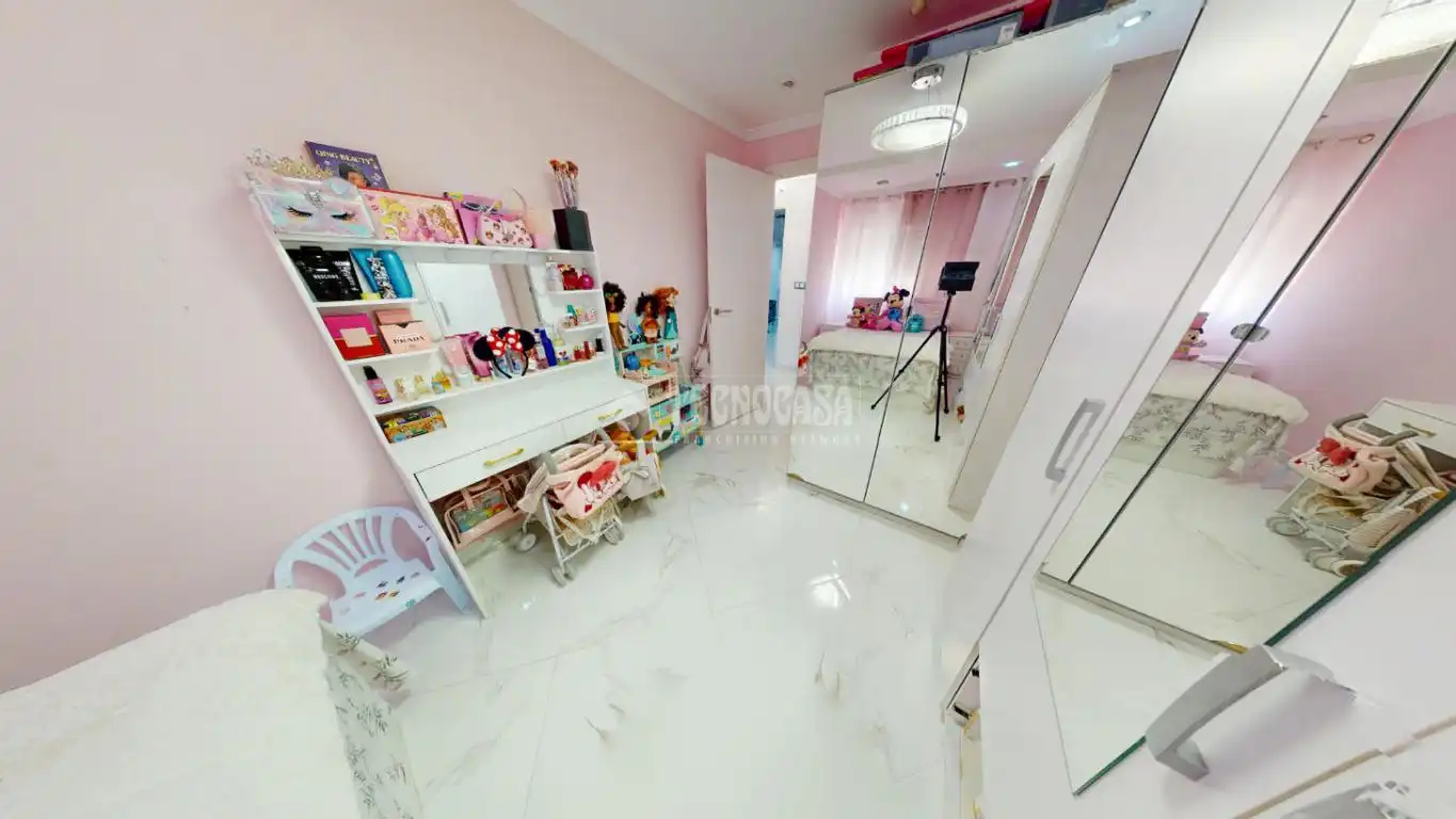 Habitación de Piso en venta en Valencia con Calefacción