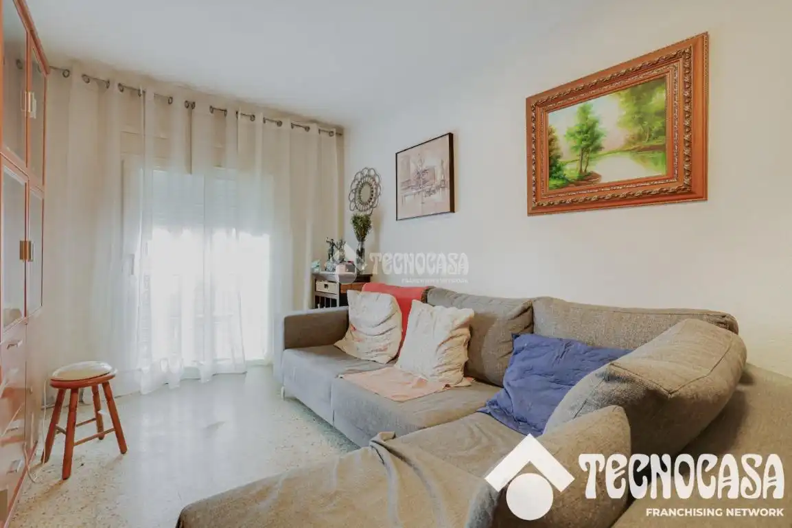 Sala d'estar de Pis en venda en Santa Coloma de Gramenet amb Aire condicionat, Calefacció i Balcó