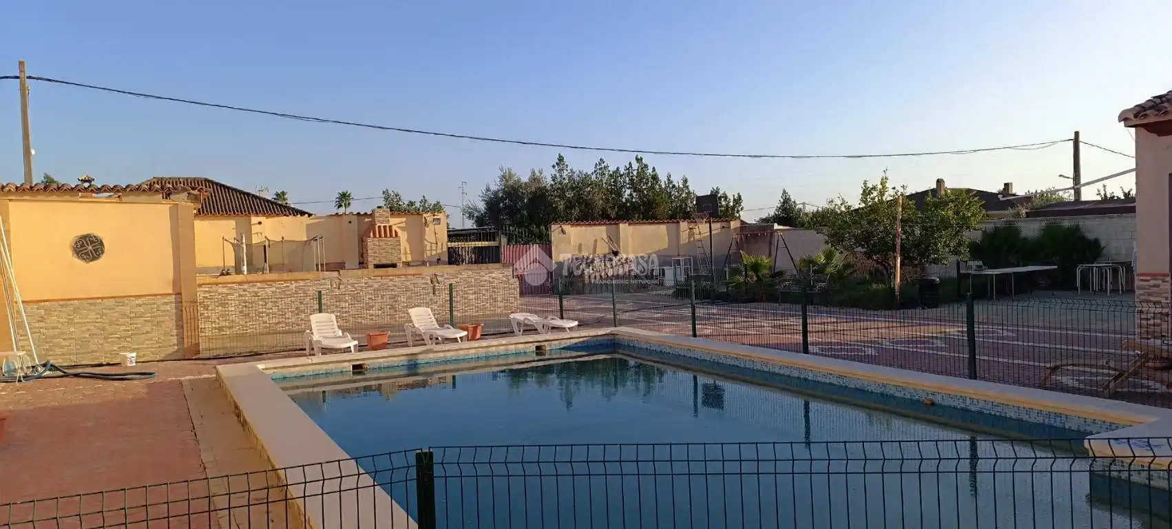 Piscina de Finca rústica en venda en Dos Hermanas amb Aire condicionat, Terrassa i Piscina
