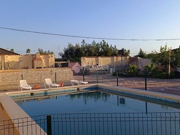 Maison rustique avec piscine à vendre à La Hacienda - Nueva Andalucía