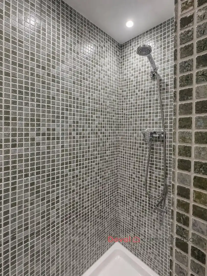 Badezimmer von Dachboden zur Miete in O Porriño   mit Heizung und Möbliert