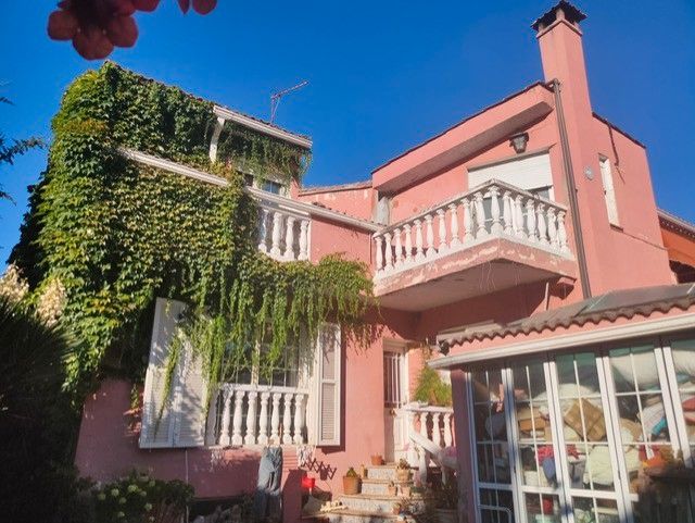 Vista exterior de Casa o xalet en venda en La Moraleja amb Terrassa, Traster i Piscina
