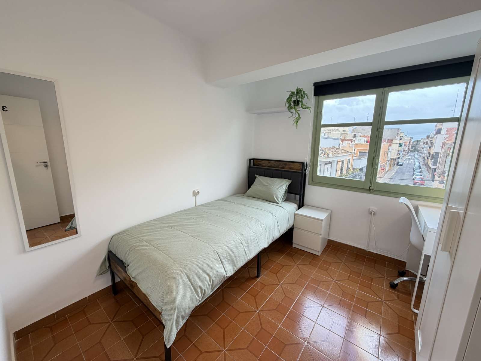 Bedroom of Flat to share in Alfafar  with Air Conditioner, Heating and Terrace