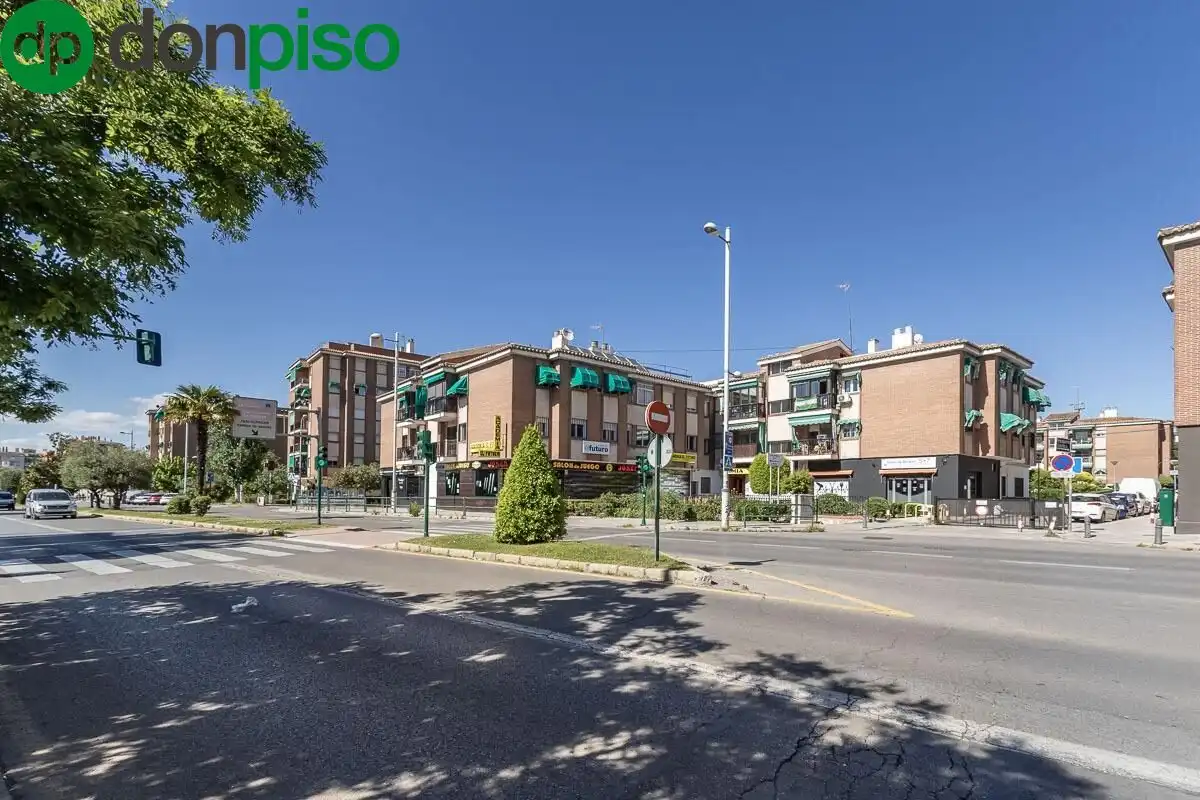 Exterior view of Flat for sale in Granada  with Heating and Balcony
