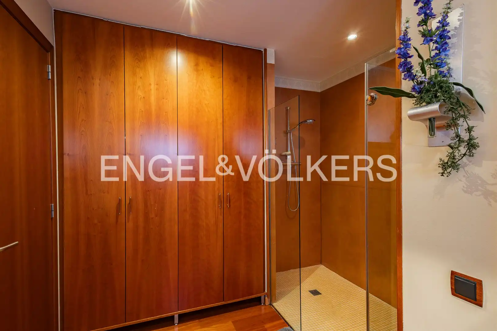 Bathroom of Houses for sale in Sant Cugat del Vallès  with Heating, Private garden and Parquet flooring