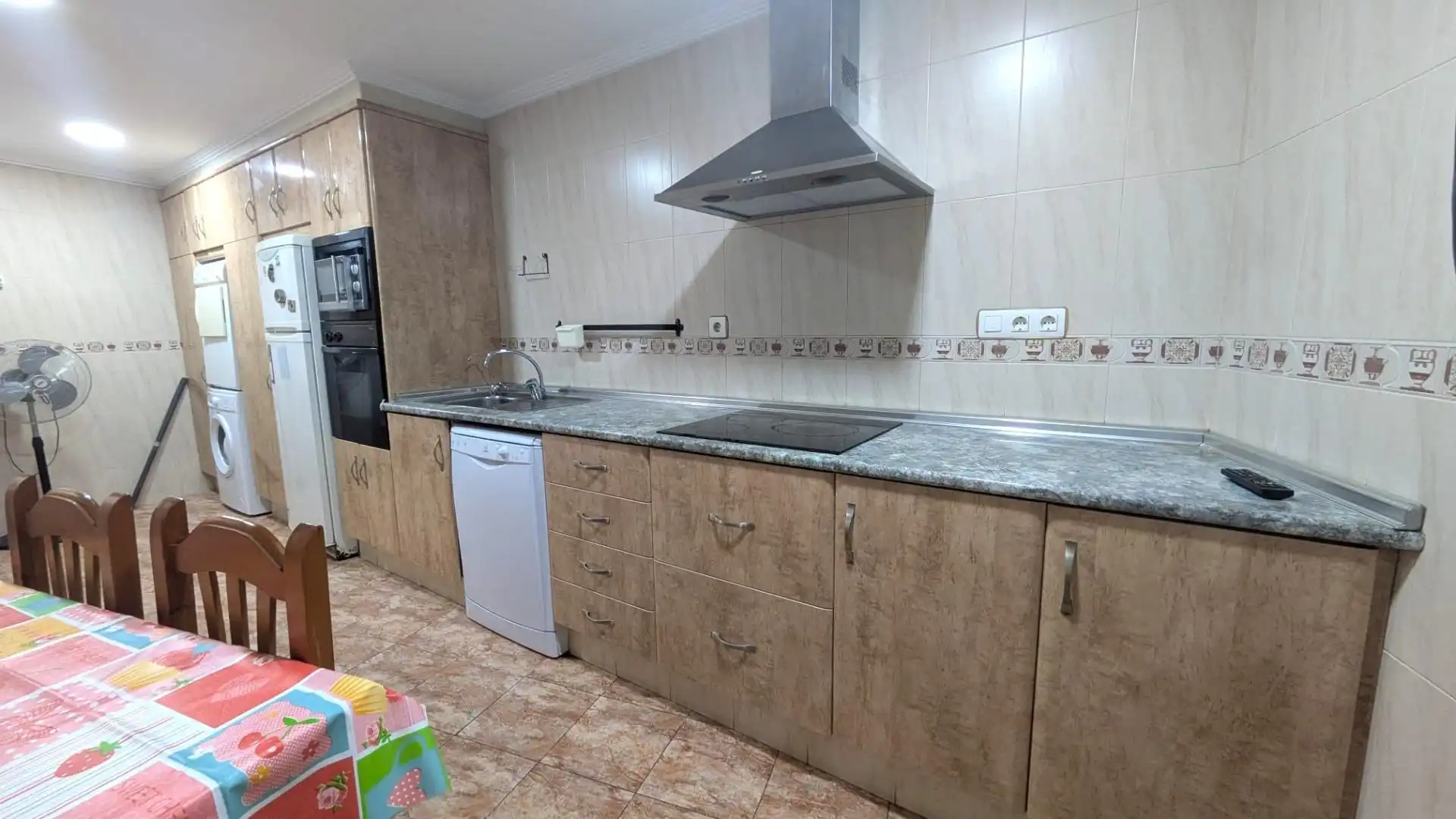 Kitchen of Flat for rent in Elche / Elx  with Air Conditioner, Furnished and Balcony