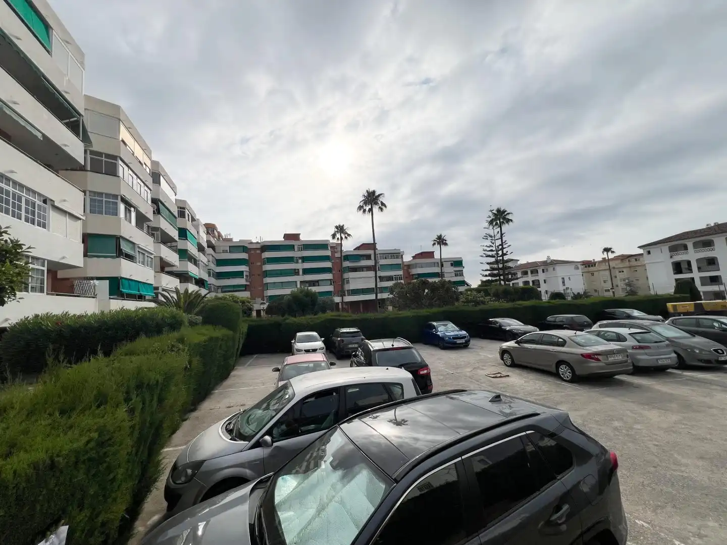Parkplatz von Wohnung zum Verkauf in Torremolinos mit Klimaanlage, Privatgarten und Terrasse