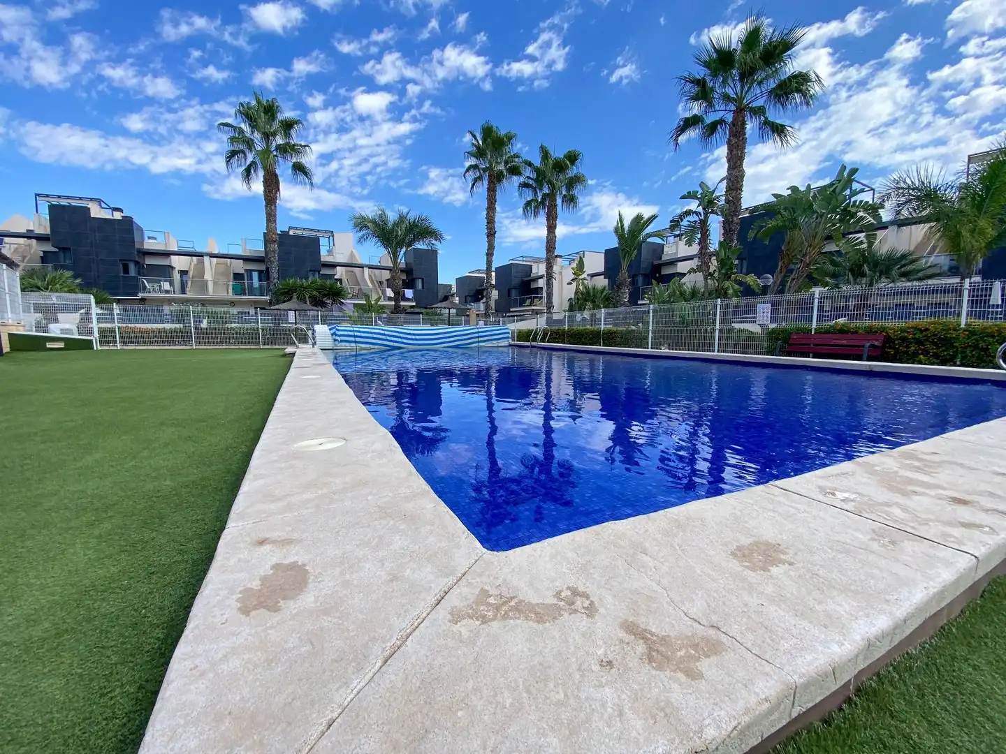 Piscina de Apartamento de alquiler en Orihuela con Aire acondicionado, Calefacción y Terraza