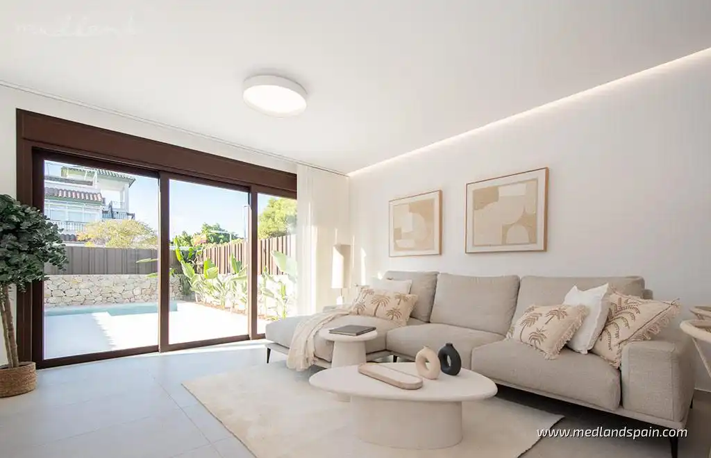 Sala d'estar de Casa o xalet en venda en Pilar de la Horadada amb Jardí privat, Terrassa i Piscina