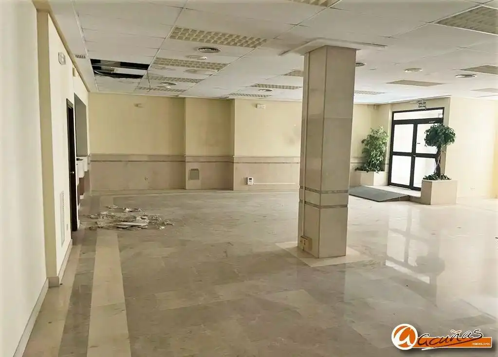 Local comercial en alquiler en Calle Infante Don Fernando, imagen 24