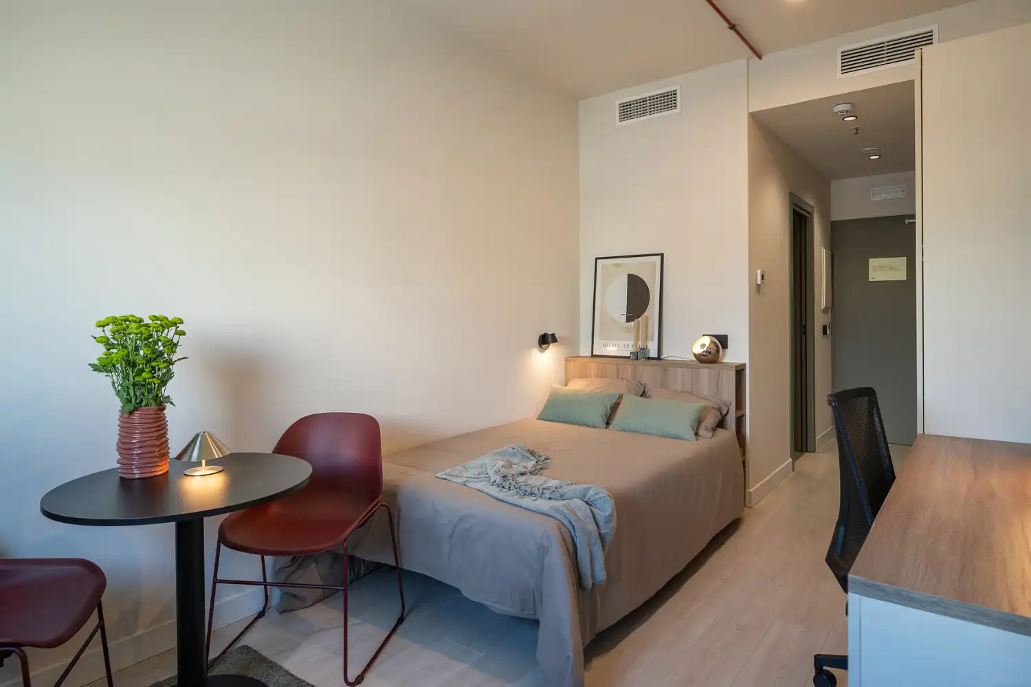 Schlafzimmer von Wohnung zur Miete in Granada mit Klimaanlage, Möbliert und Mikrowelle