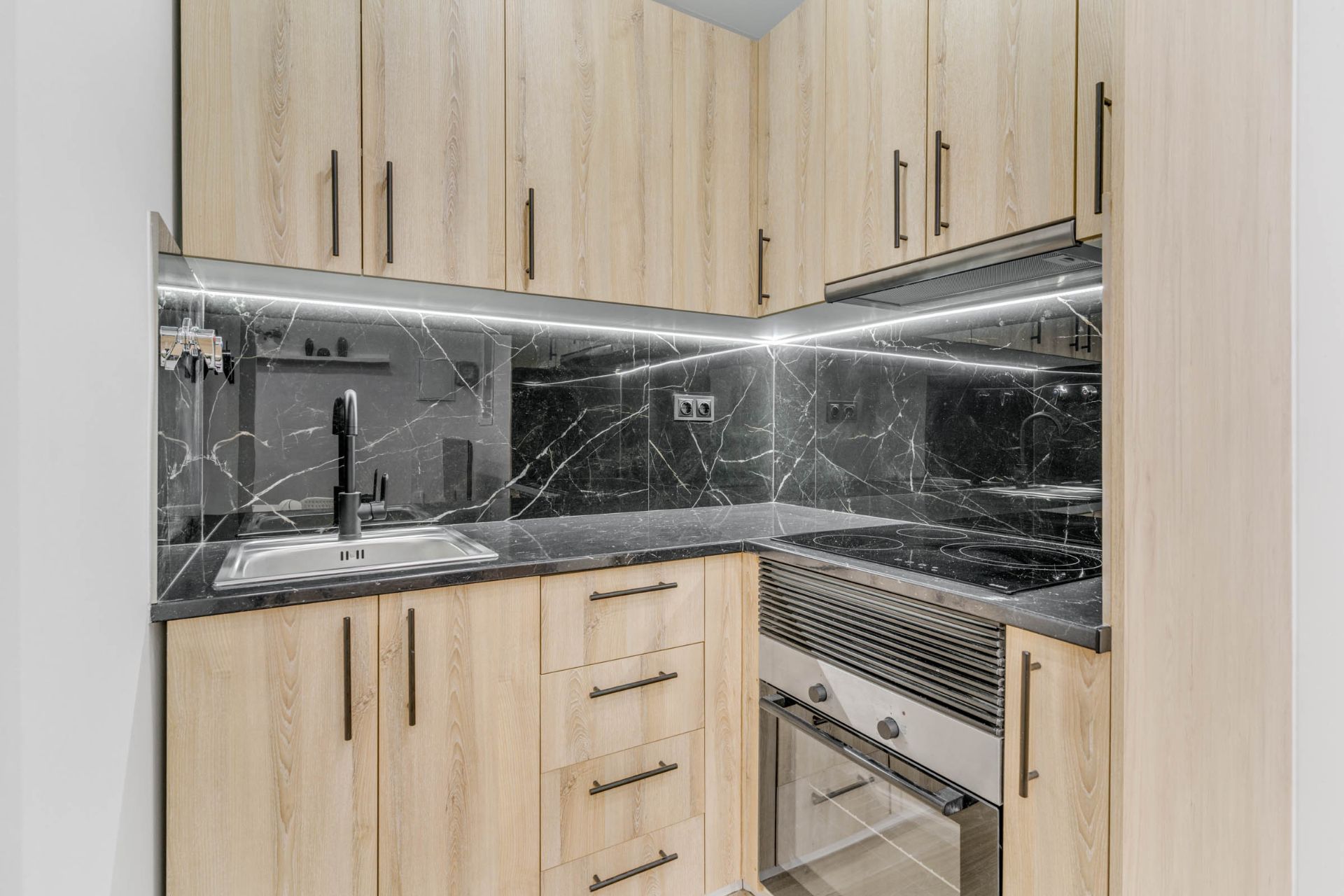 Kitchen of Flat for sale in  Barcelona Capital  with Air Conditioner, Furnished and Oven