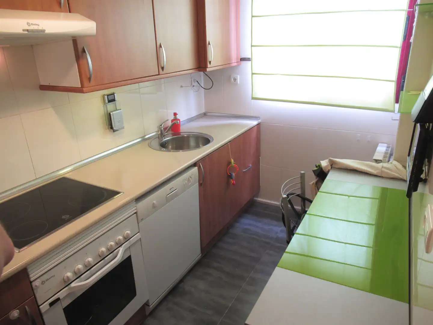 Cocina de Piso de alquiler en Zaragoza con Calefacción, Parquet y Amueblado