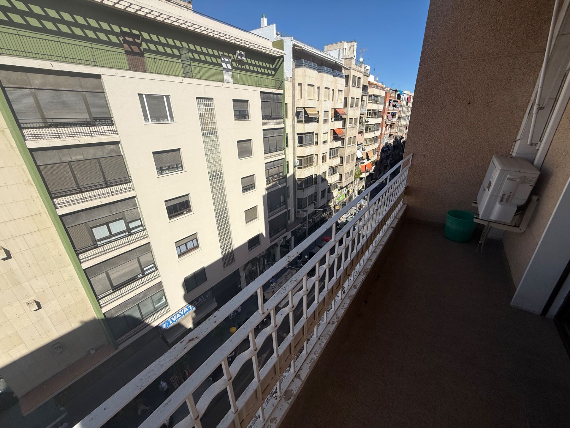 Vista exterior de Pis en venda en  Jaén Capital amb Aire condicionat, Terrassa i Traster