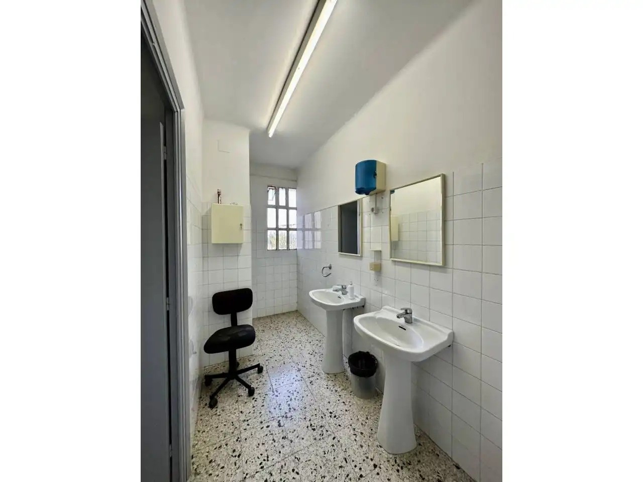 Bathroom of Industrial buildings for sale in Sant Sadurní d'Anoia  with Alarm