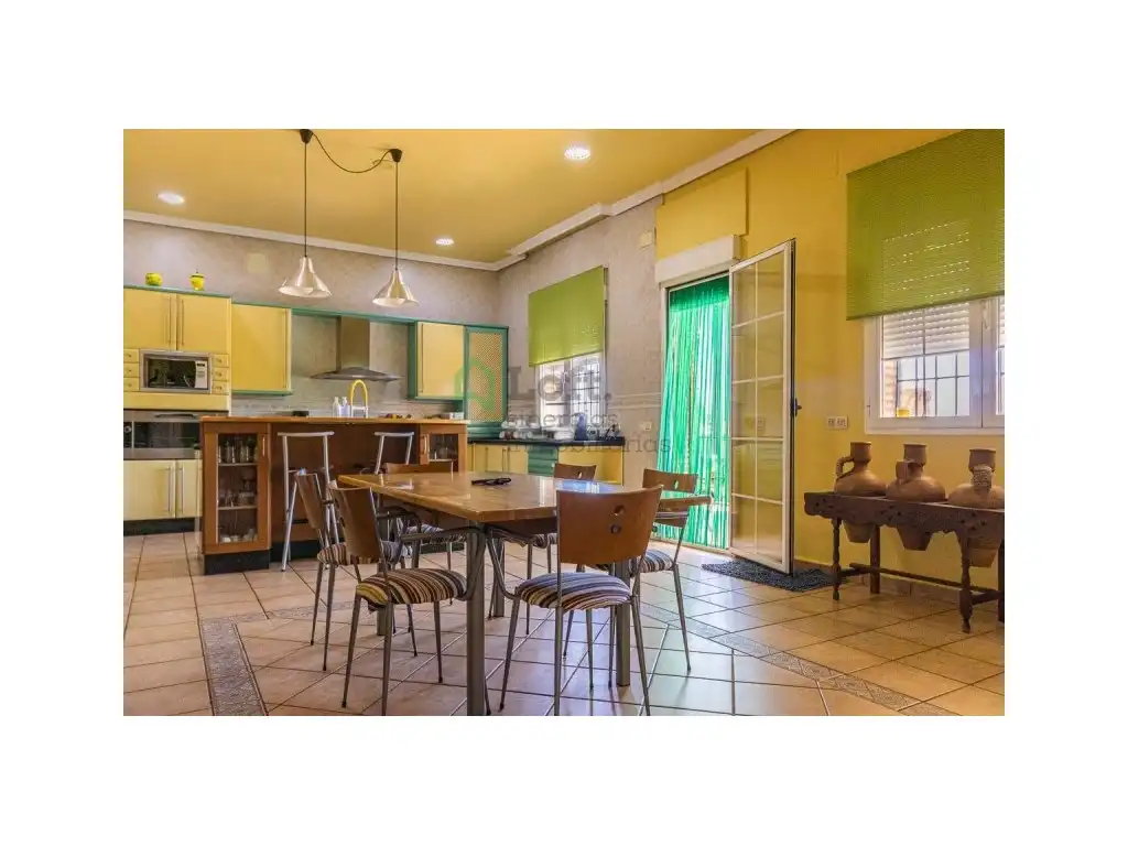 Cocina de Casa o chalet en venta en Badajoz con Aire acondicionado, Calefacción y Jardín privado