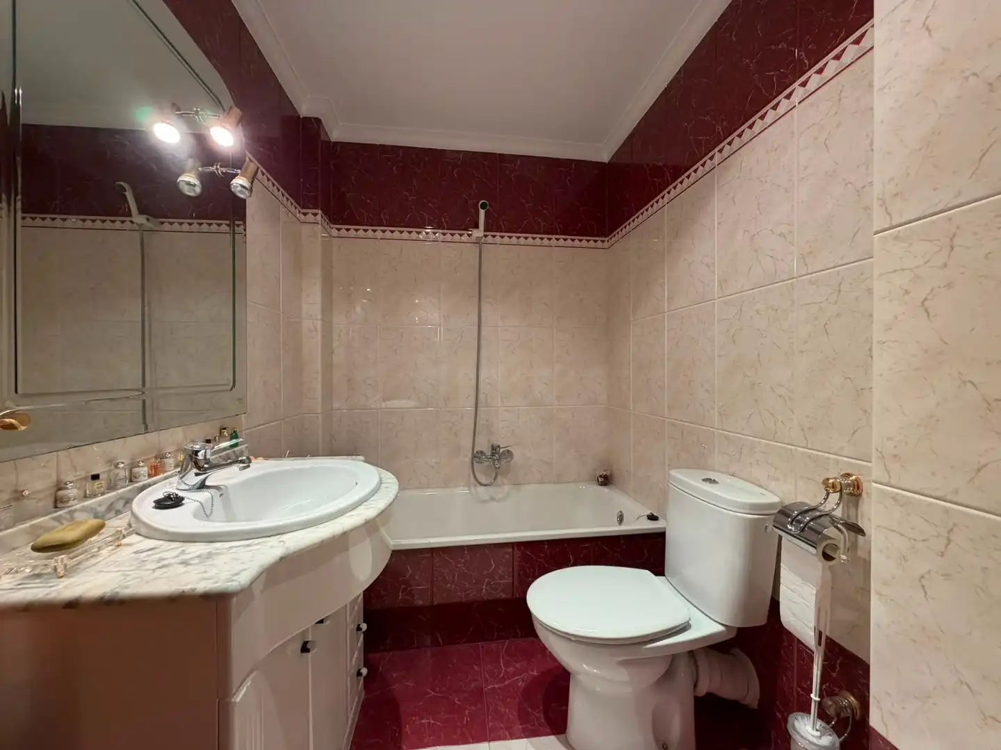 Baño de Piso en venta en Burjassot con Aire acondicionado y Balcón