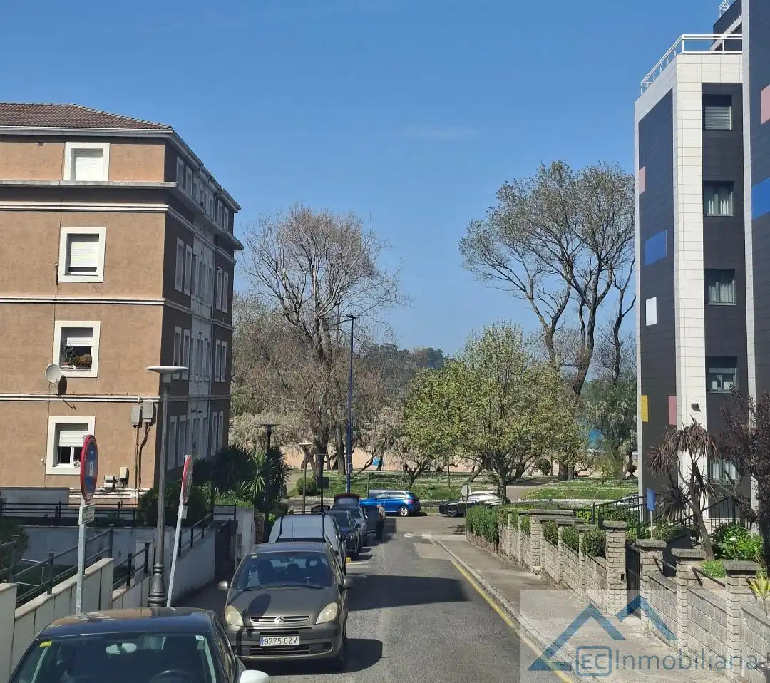 Vista exterior de Piso en venta en Santander con Calefacción