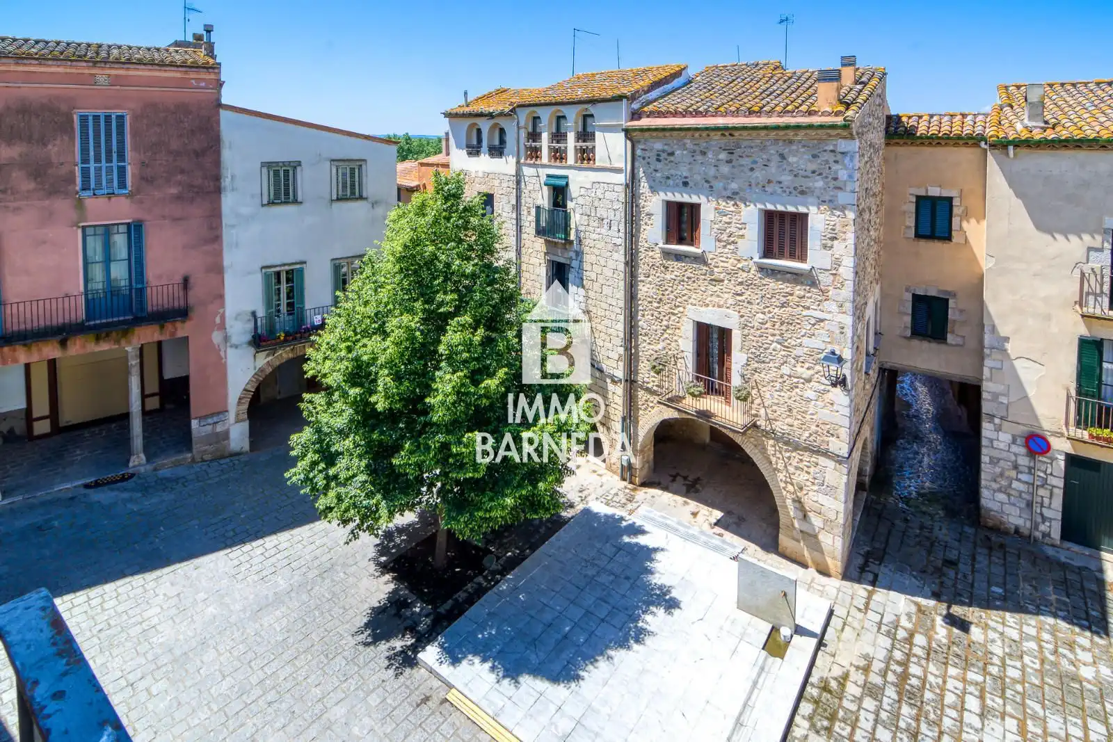 Vista exterior de Casa o xalet en venda en Peralada amb Calefacció, Terrassa i Moblat