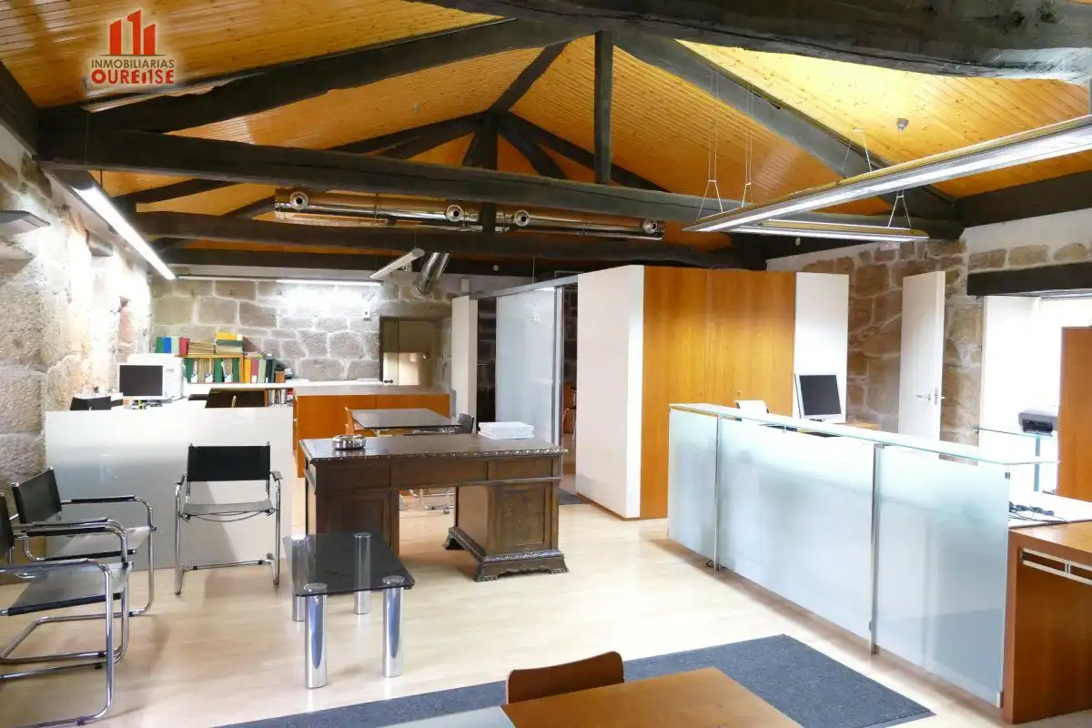 Oficina de lloguer en Ourense Capital  amb Aire condicionat i Moblat