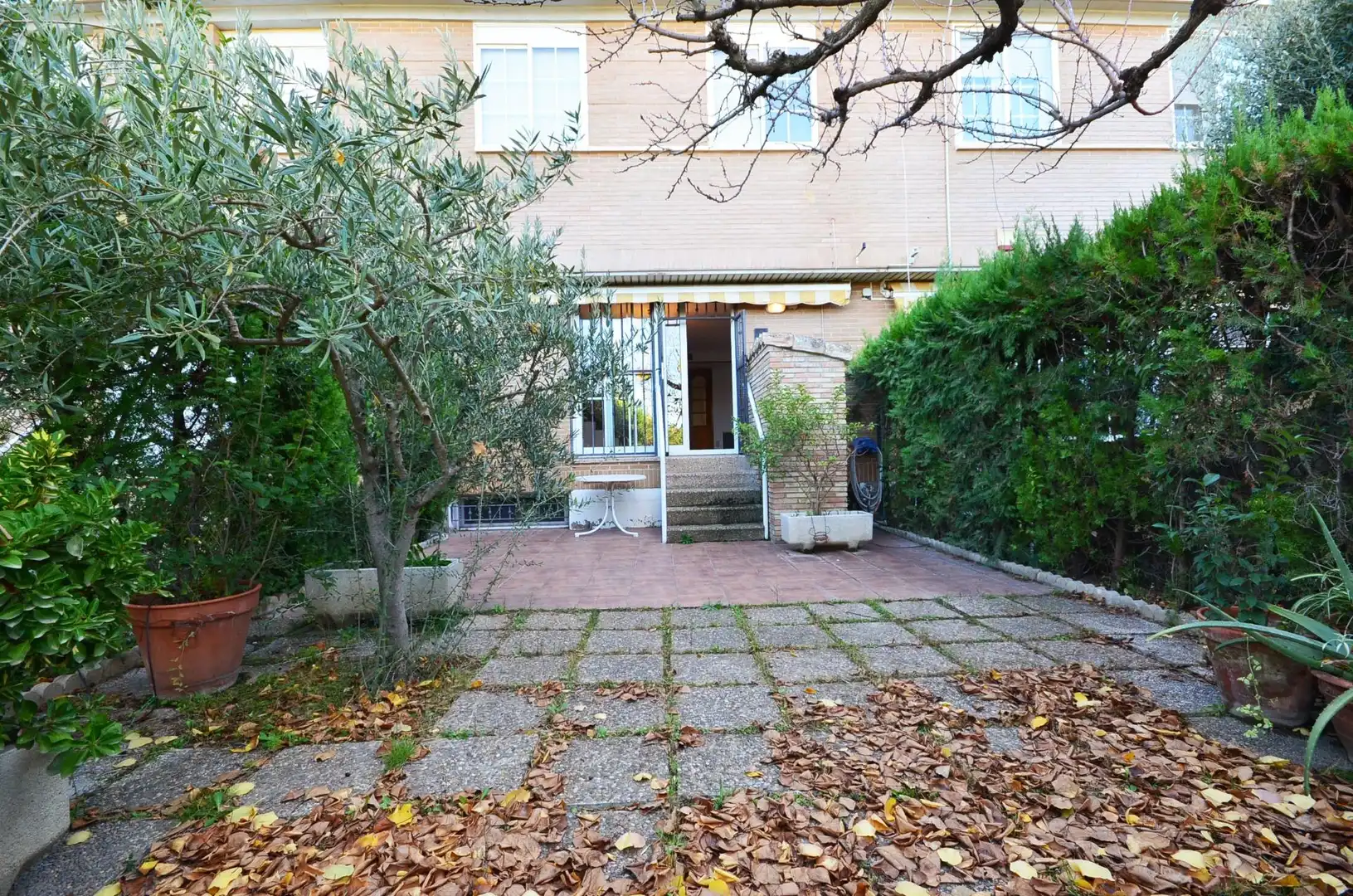 Garden of Detached homes for sale in Zaragoza