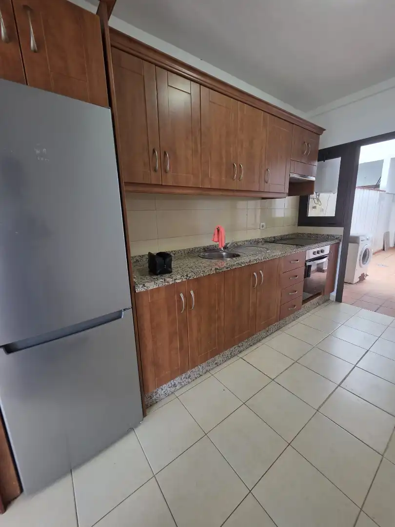 Küche von Wohnung zur Miete in Santa Úrsula mit Ofen und Waschmaschine