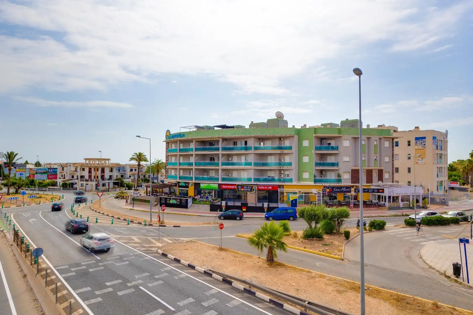 Vista exterior de Piso en venta en Orihuela con Aire acondicionado, Amueblado y Piscina comunitaria