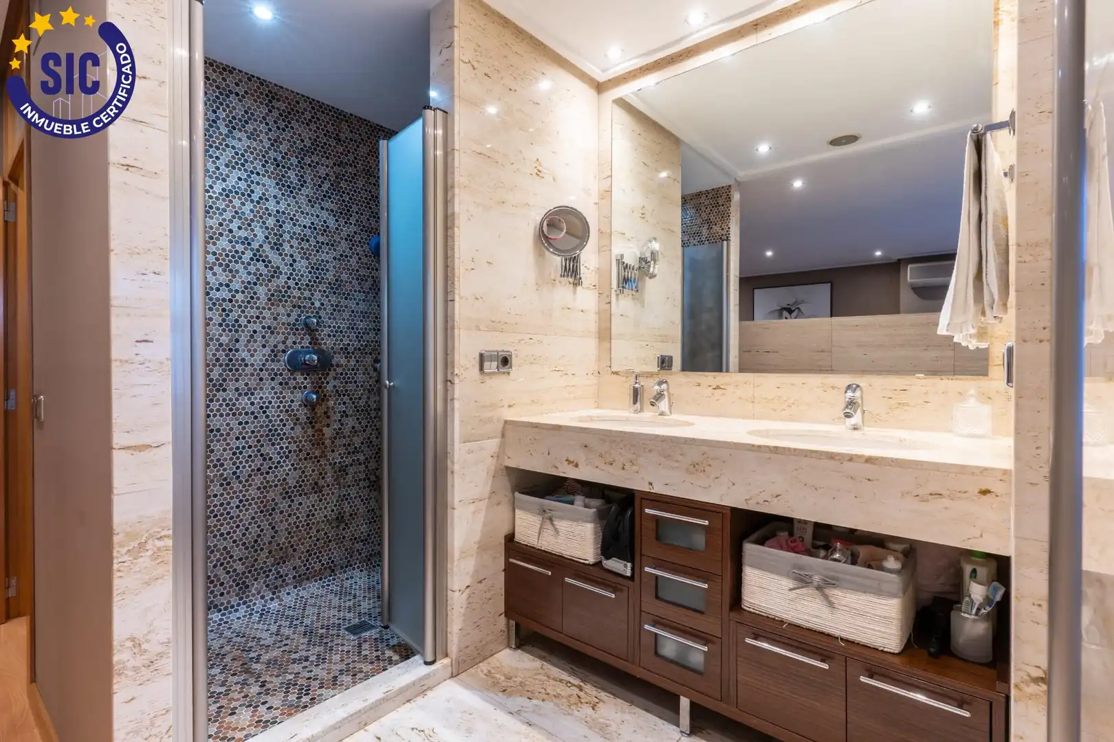 Bathroom of Houses for sale in Alaquàs  with Air Conditioner, Heating and Terrace