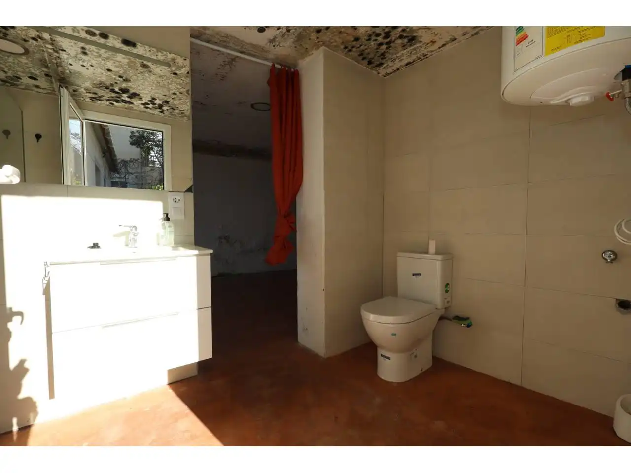Bany de Casa o xalet en venda en Vidreres amb Calefacció, Jardí privat i Terrassa