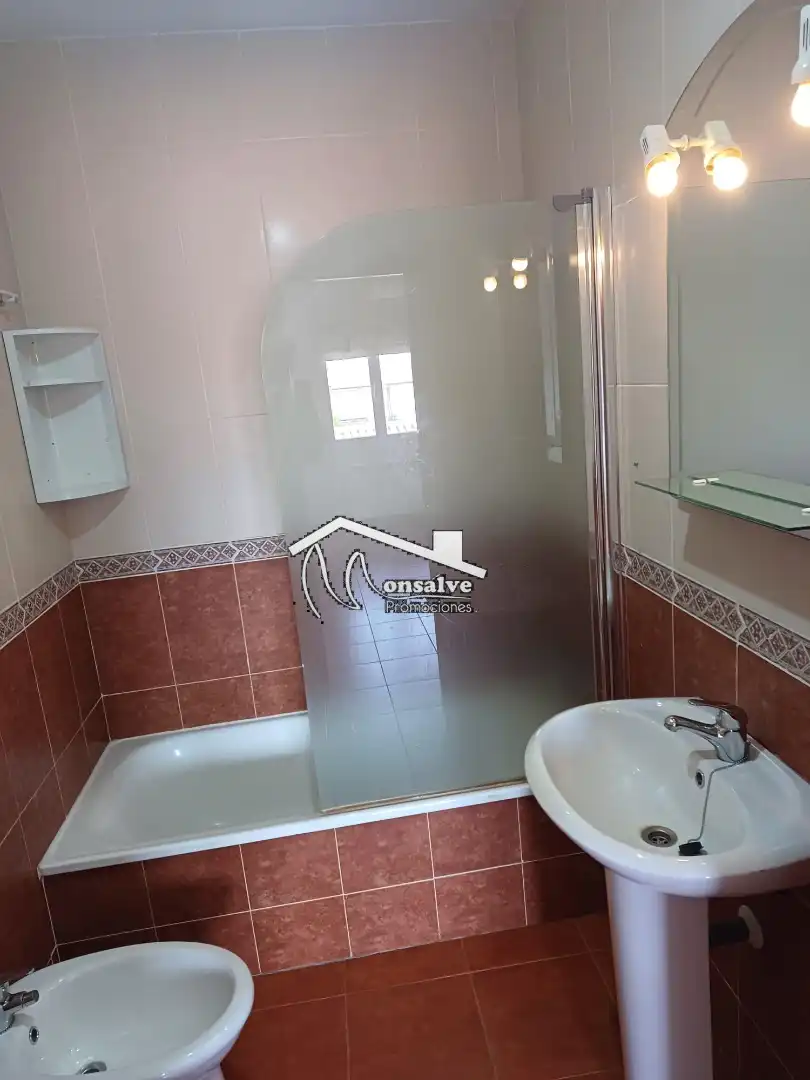 Bathroom of Detached homes for sale in Hormigos  with Heating, Oven and Community pool