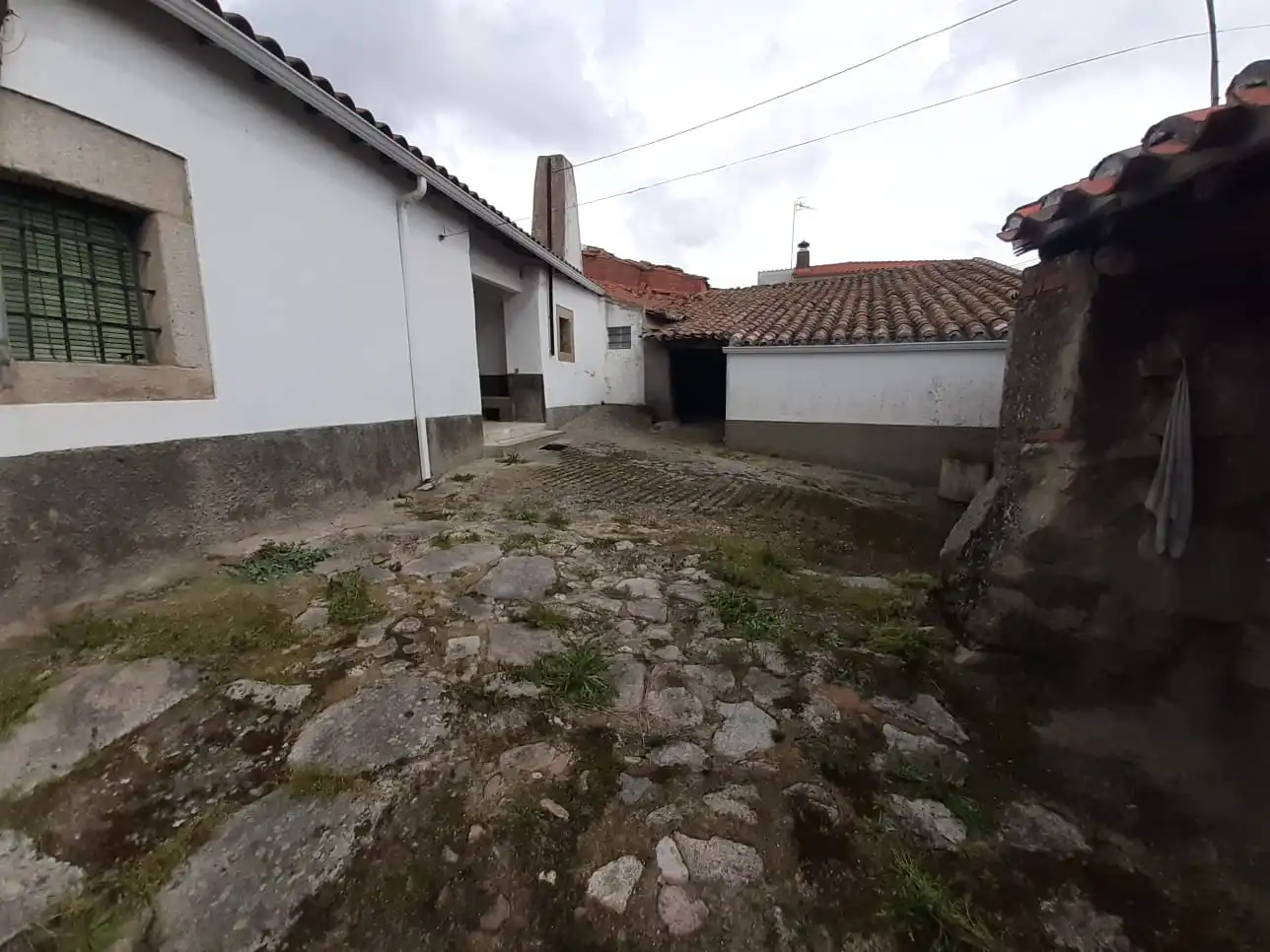 Exterior view of Houses for sale in Almeida de Sayago