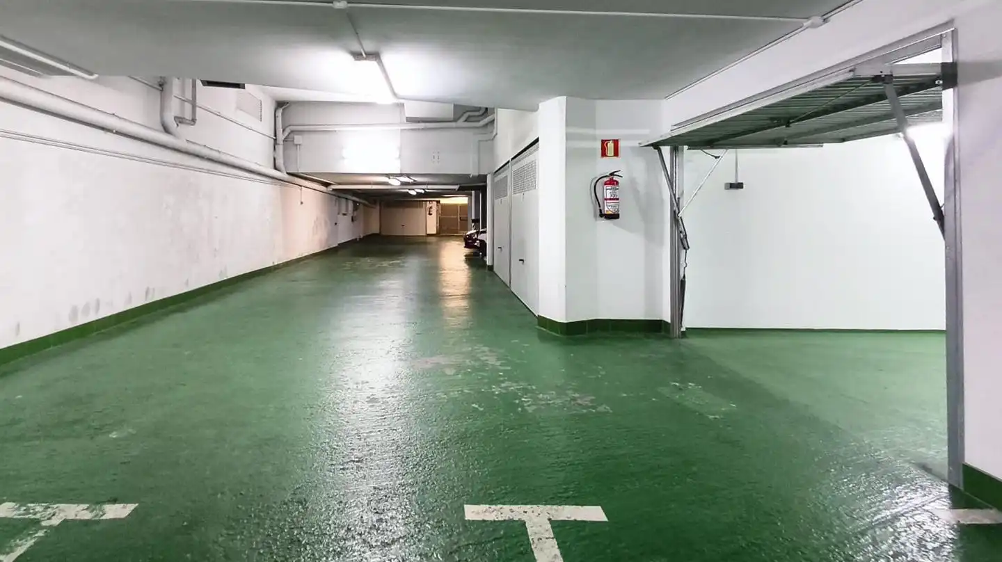 Aparcament de Garatge en venda en Laredo