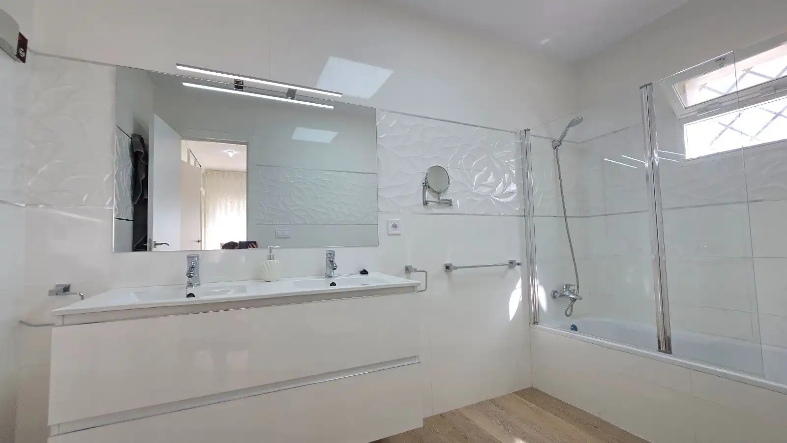 Bany de Casa o xalet en venda en Torremolinos amb Aire condicionat, Terrassa i Traster