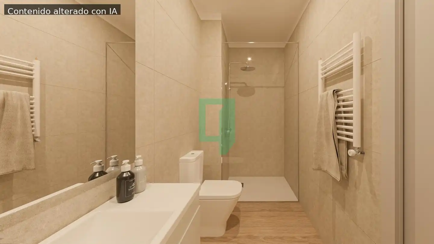 Badezimmer von Maisonette zum Verkauf in Badalona mit Klimaanlage, Terrasse und Balkon