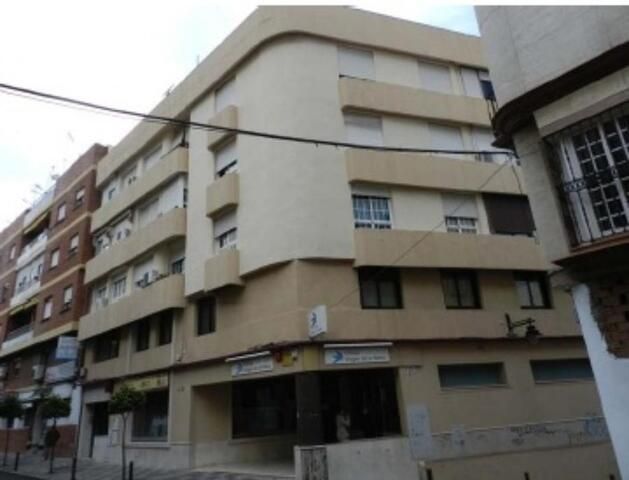 Vista exterior de Oficina en venda en Algeciras