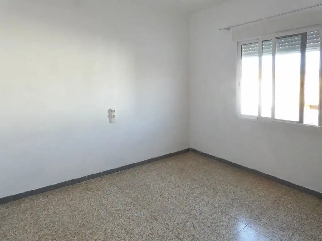 Casa adosada en venta en Camporrobles