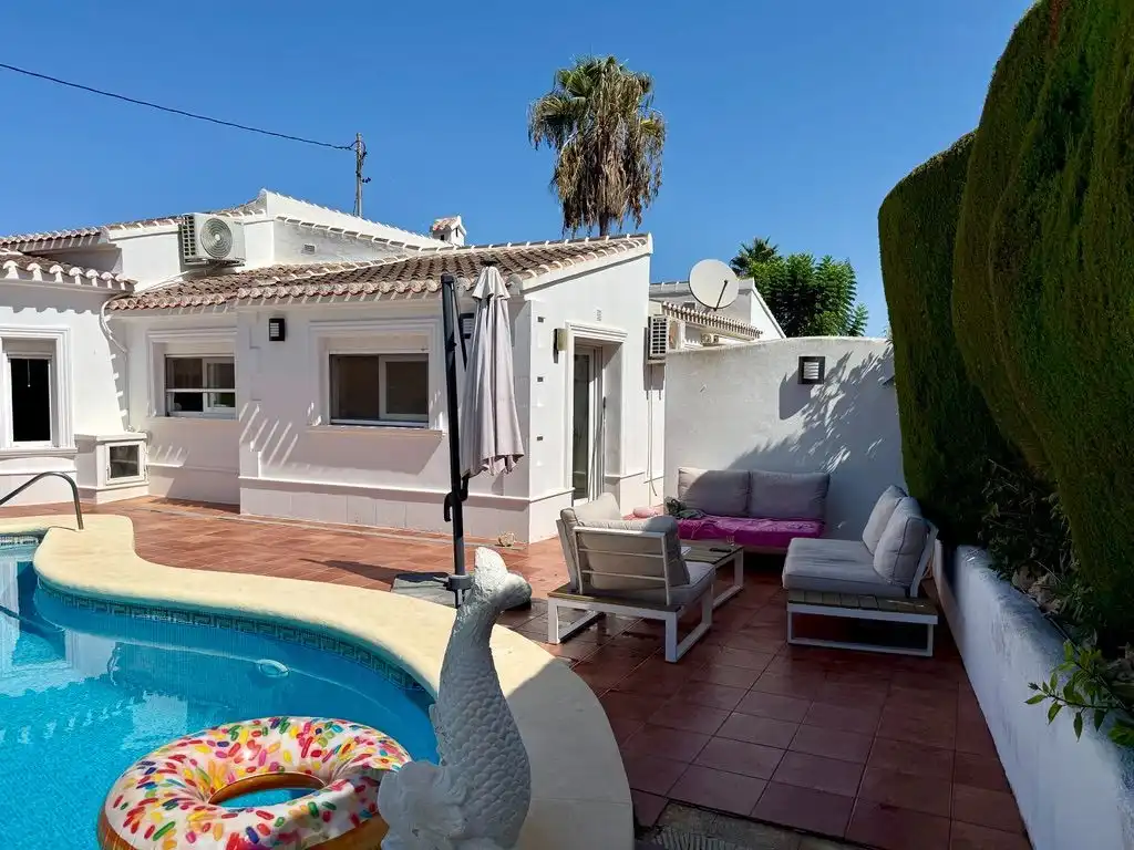 Vista exterior de Casa o chalet en venta en Jávea / Xàbia con Aire acondicionado, Calefacción y Jardín privado