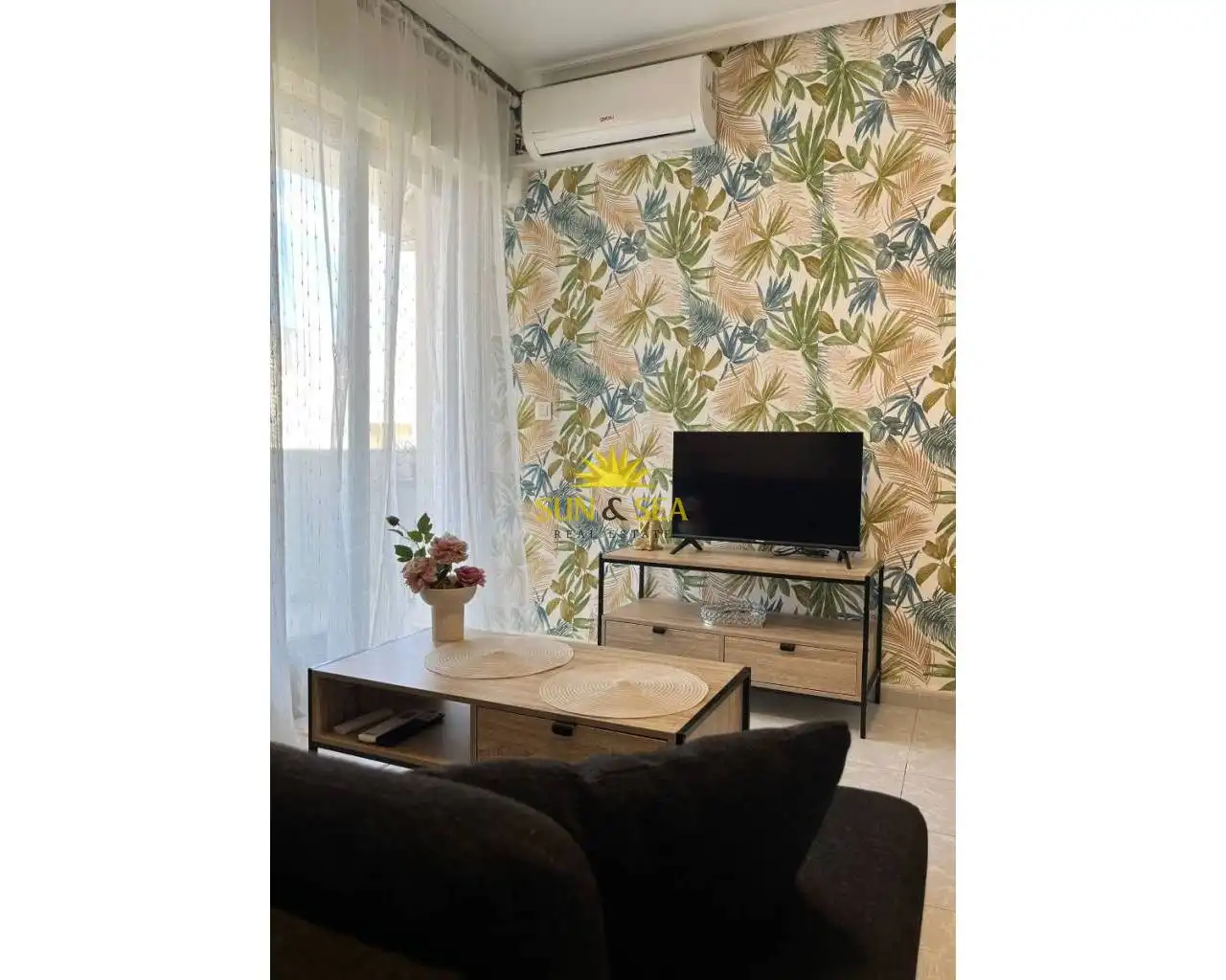 Sala de estar de Apartamento de alquiler en Torrevieja con Aire acondicionado, Calefacción y Horno