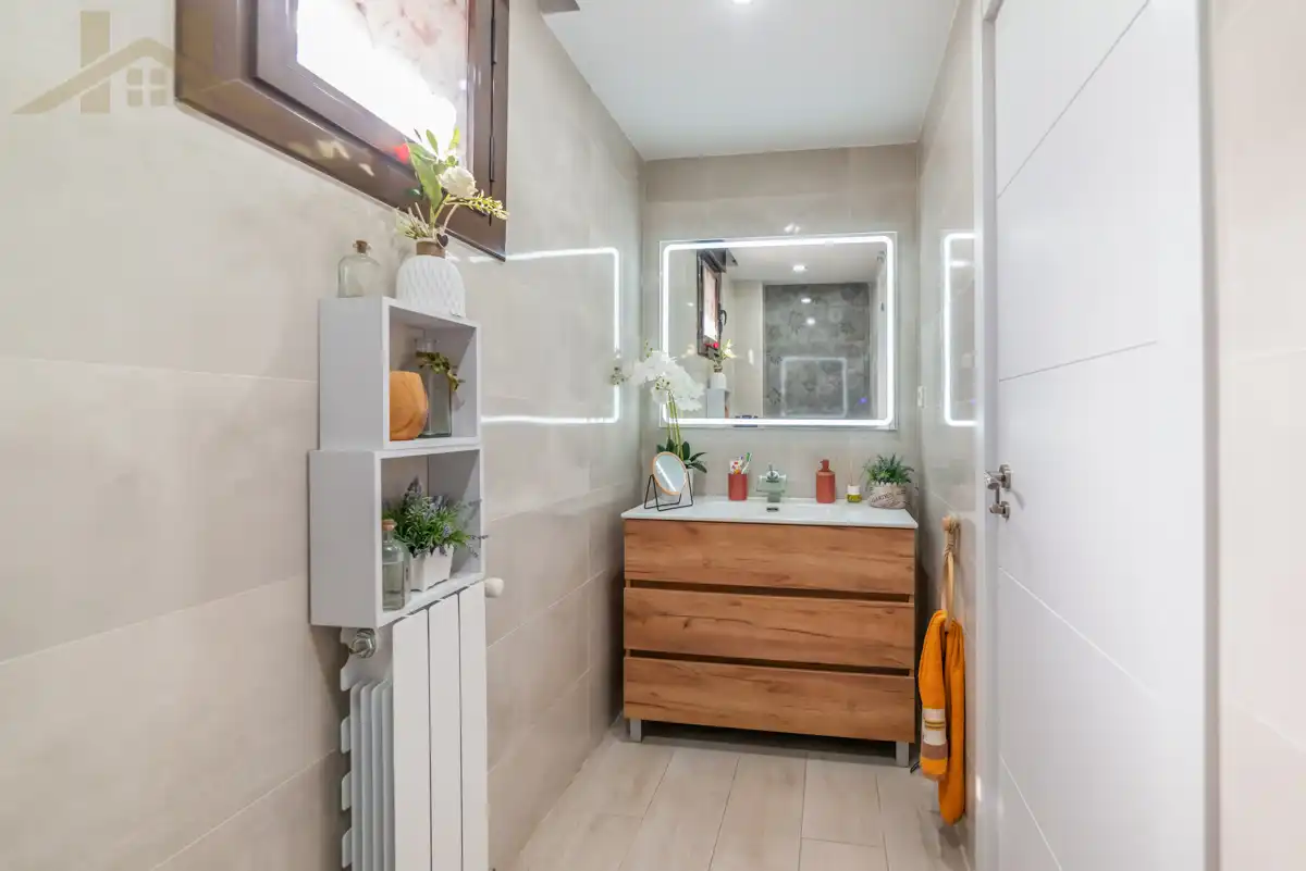 Baño de Casa o chalet en venta en Mejorada del Campo con Aire acondicionado, Calefacción y Jardín privado