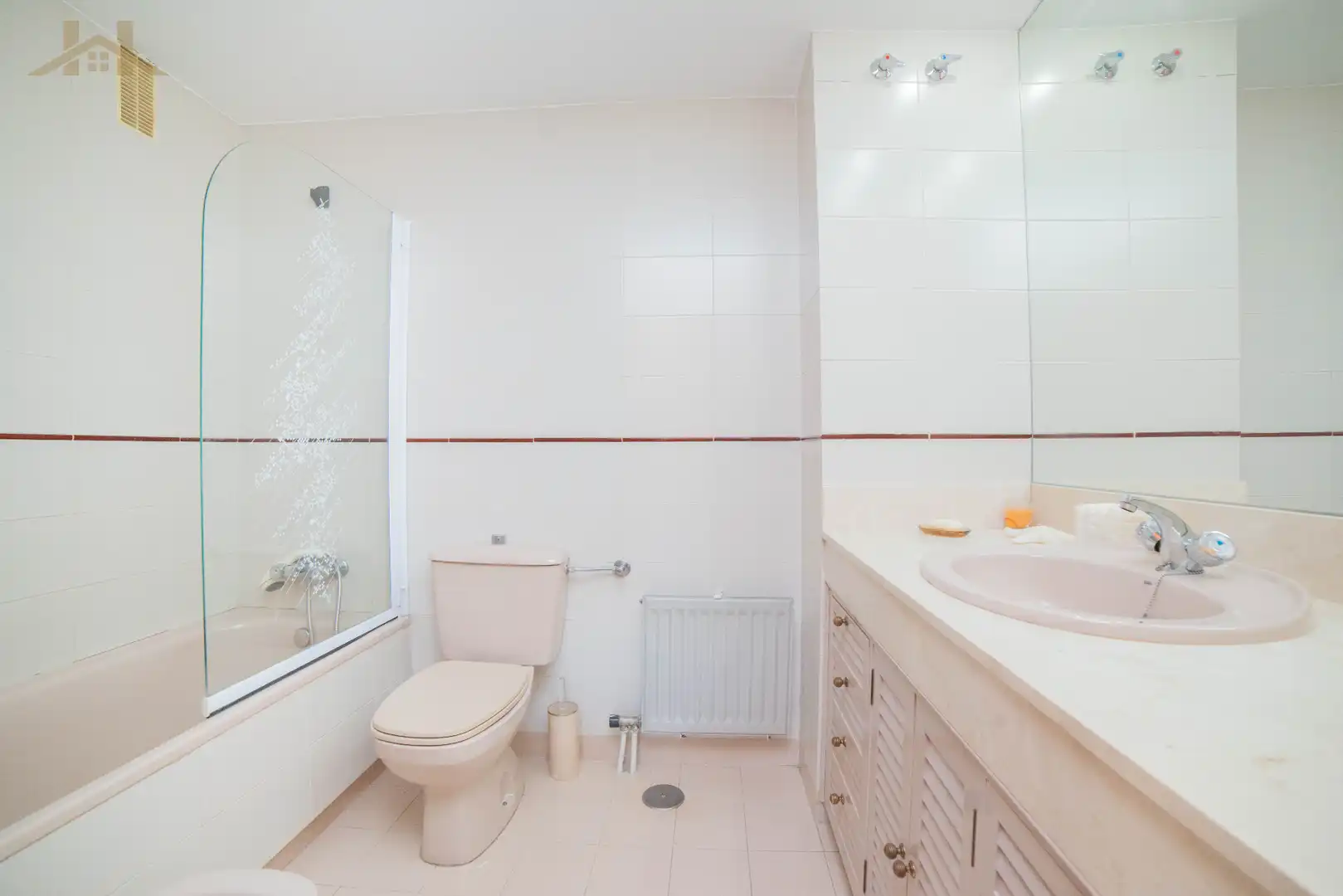 Bathroom of Flat for sale in Leganés