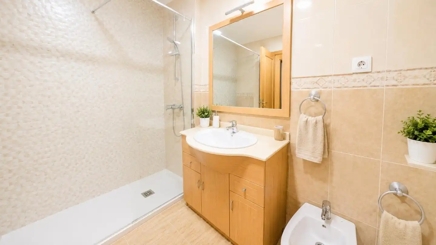 Bathroom of Flat for sale in Málaga  with Terrace