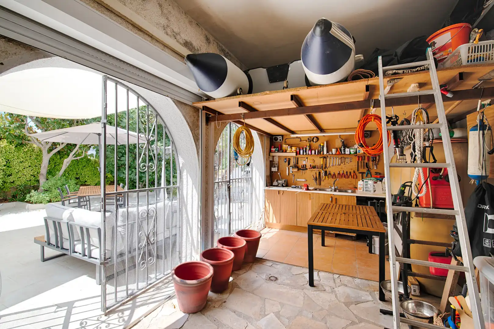 Houses for sale in Empuriabrava  with Air Conditioner and Private garden