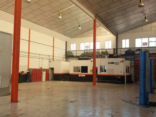 Nave industrial en Alquiler en Calle Labradores en Urbanización Este - Montepríncipe