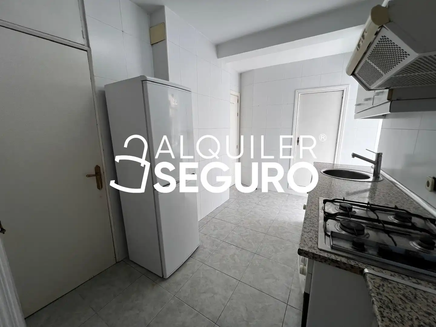 Cuina de Pis de lloguer en Madrid amb Aire condicionat, Calefacció i Terrassa