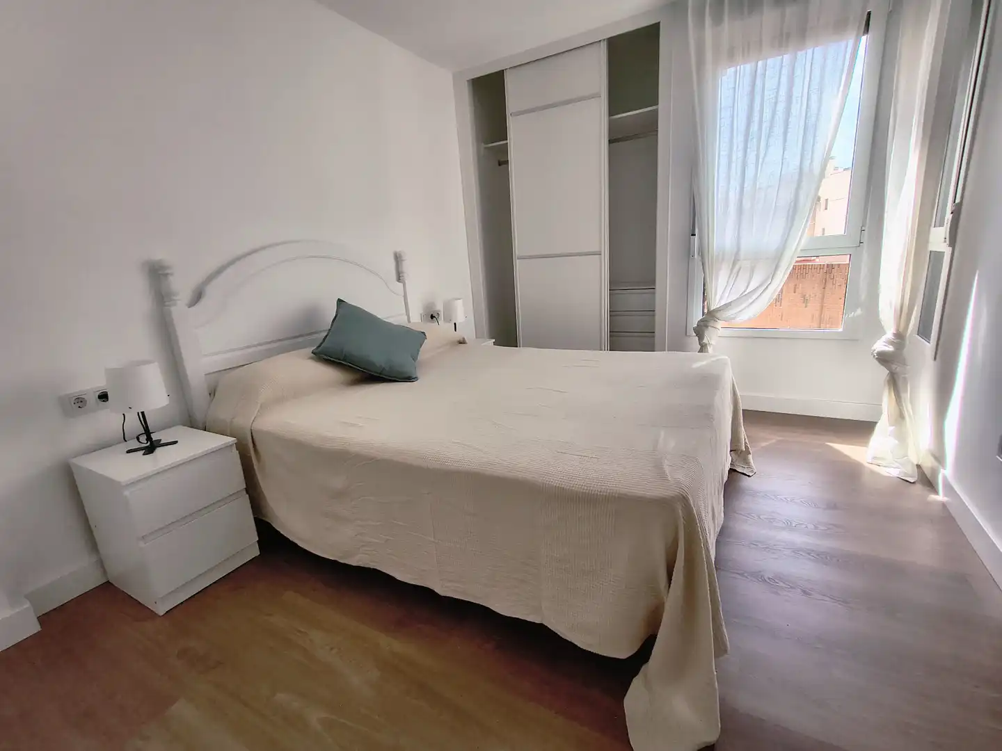 Schlafzimmer von Wohnungen zur Miete in Alicante / Alacant mit Klimaanlage, Terrasse und Möbliert