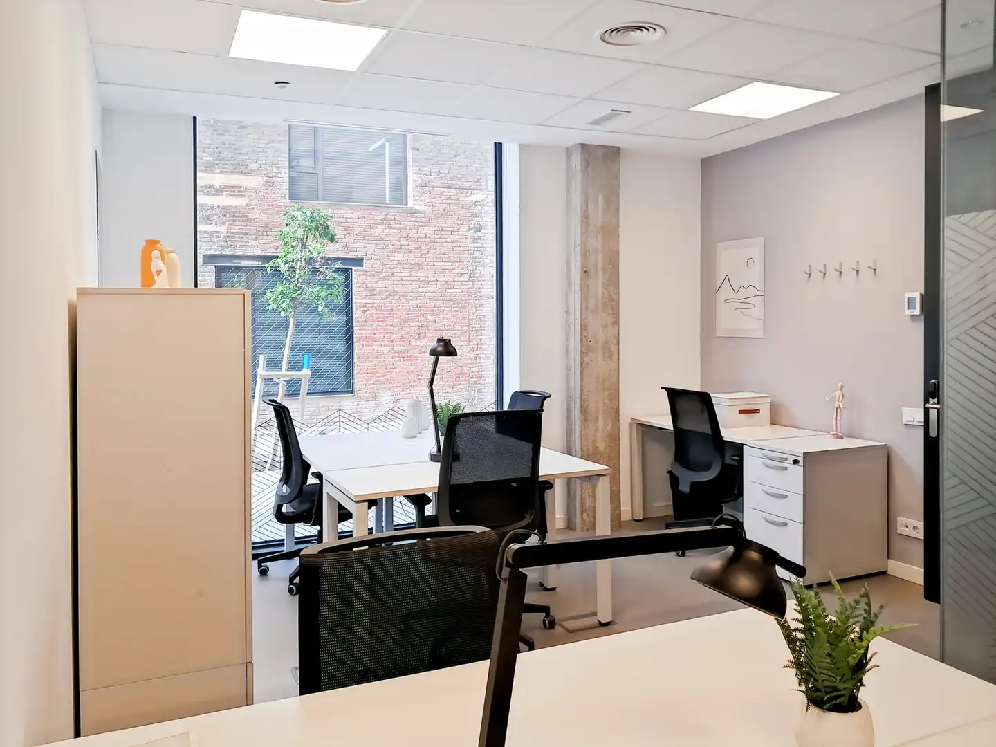 Büro zur Miete in Barcelona mit Klimaanlage, Heizung und Möbliert