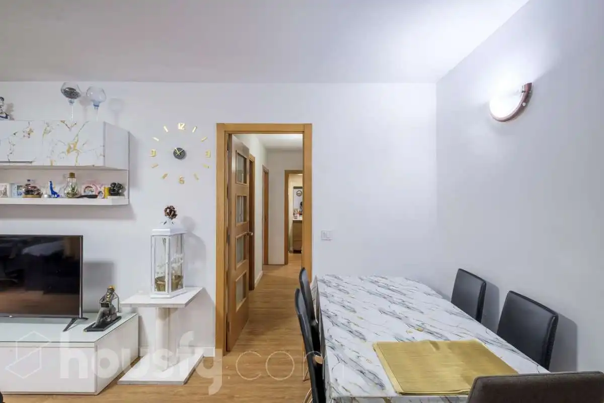Dining room of Flat for sale in Sud