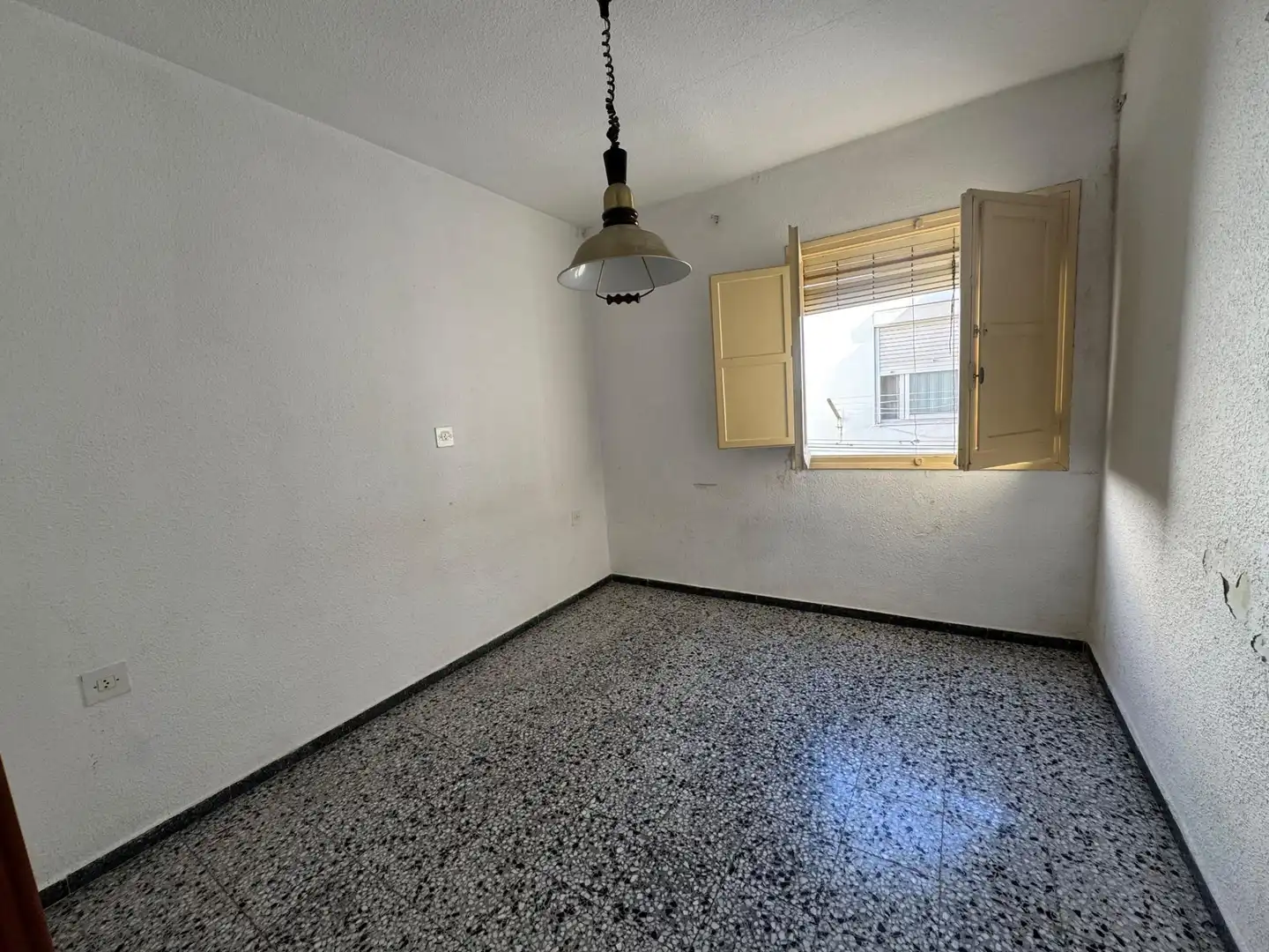 Flat for sale in Alicante / Alacant  with Air Conditioner and Balcony