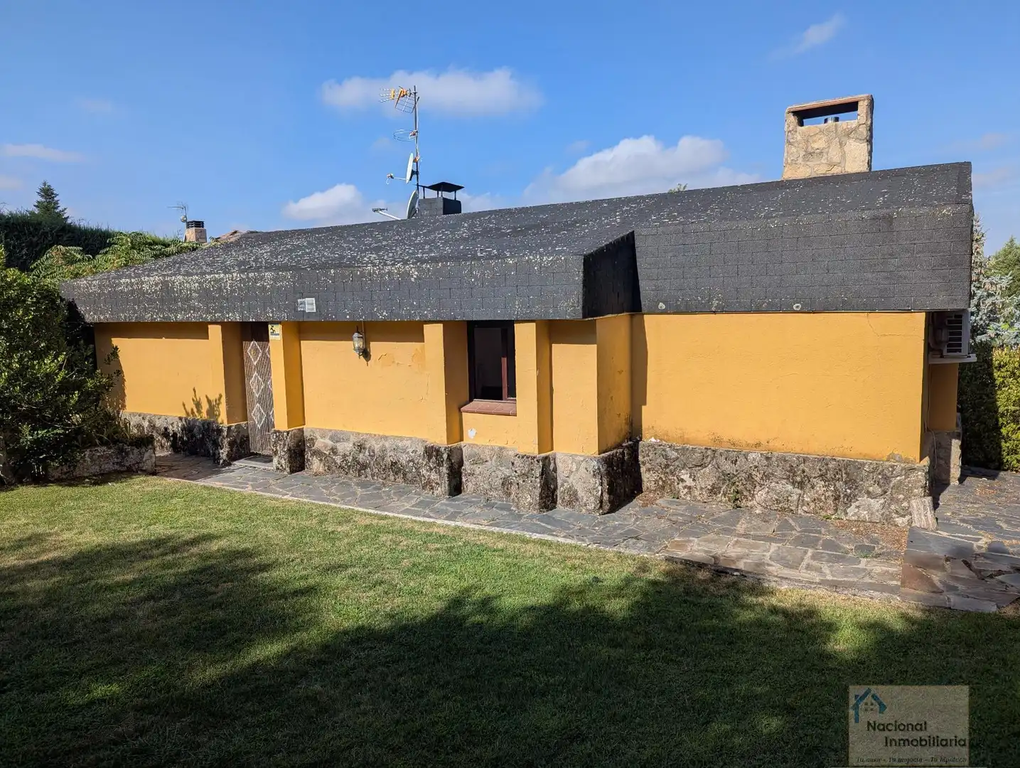 Exterior view of Houses for sale in El Espinar  with Air Conditioner, Heating and Storage room