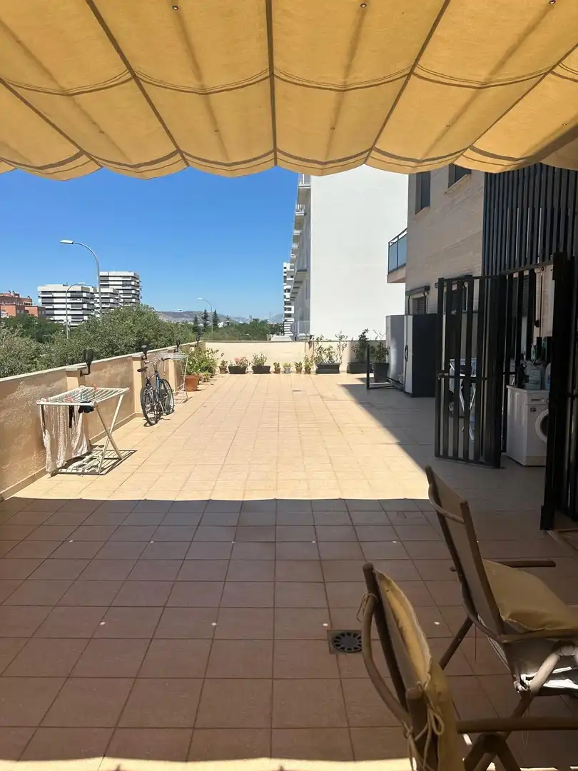 Terrassa de Apartament de lloguer en Granada amb Aire condicionat, Calefacció i Moblat